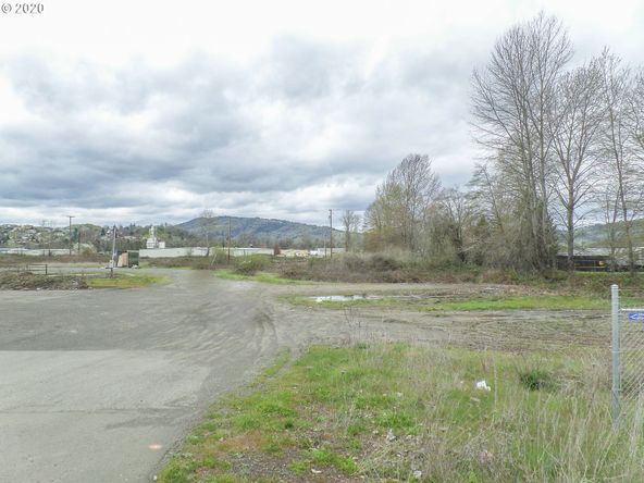4553 Old Highway 99 S, Roseburg, OR 97471